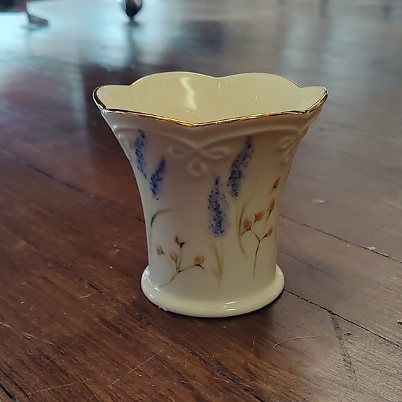 Classic Lenox Porcelain Tealight Holder - Picture 2 of 5